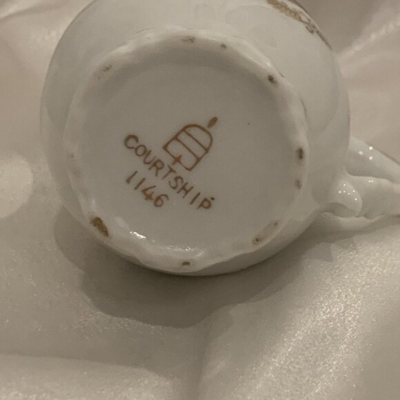 Royal Vienna. Japan. Creamer or Individual Syrup Pitcher. Courtship 1146. B2 - Picture 6 of 6